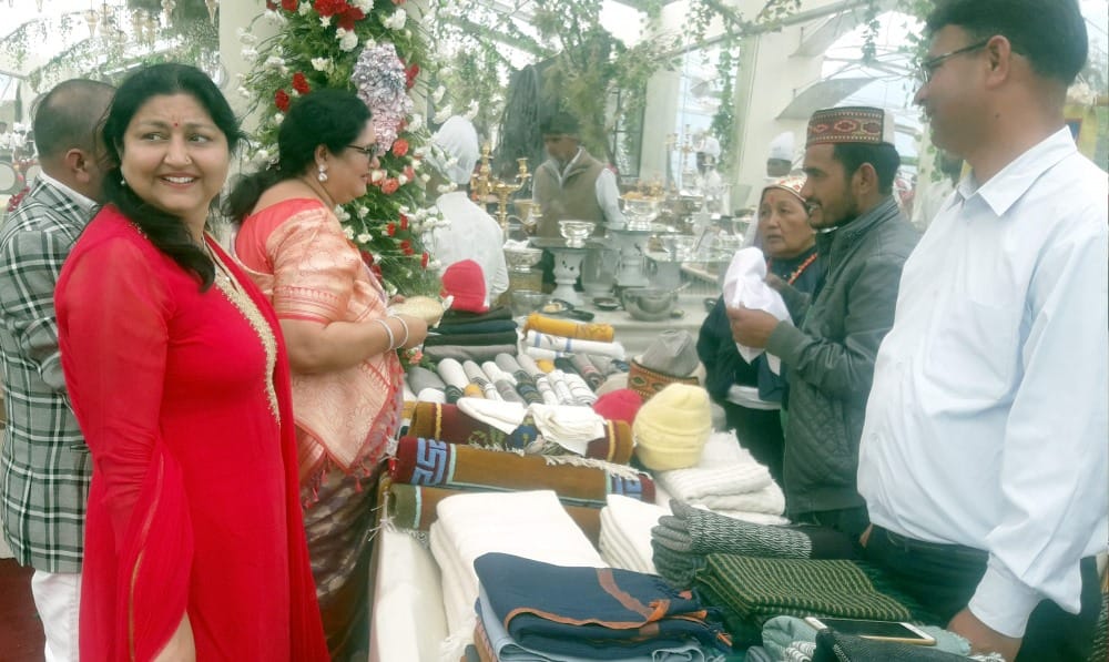 Auli Royal Wedding guests from india and abroad plenty of shopping this thing in auli