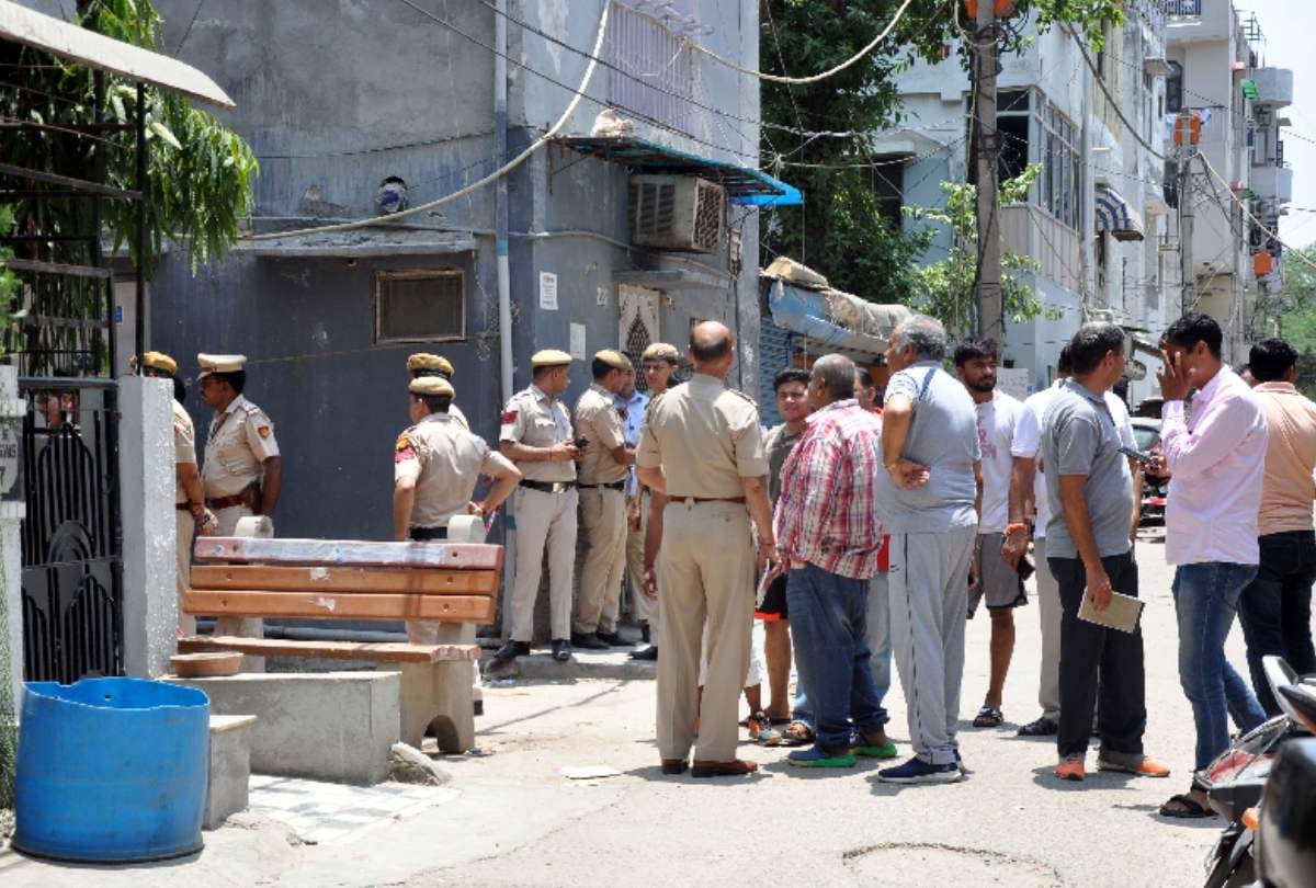 triple murder case Cigarette box and bidi found in house at vasant vihar delhi