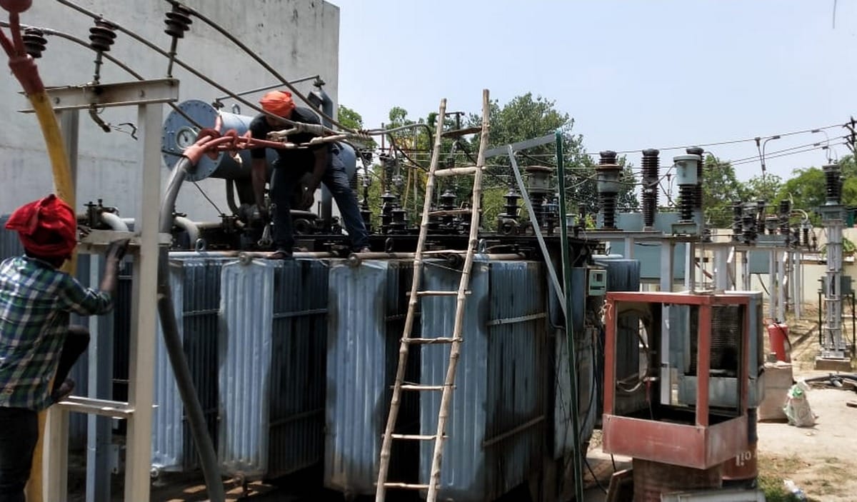 Power sub station set fire electric supply stop in varanasi sarnath