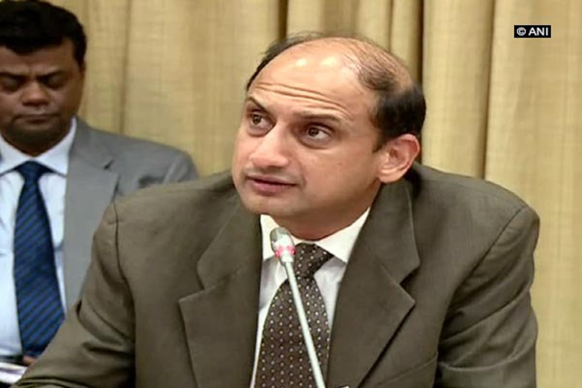 RBI Deputy Governor Viral Acharya resigned