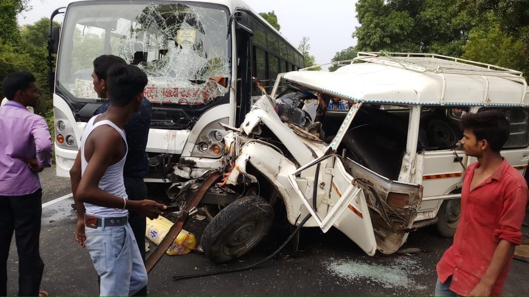 One killed, 15 injured in jeep and bus collision