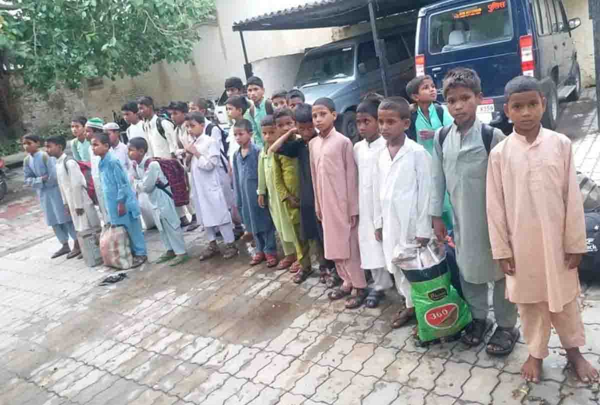 grp caught 28 kids in gwalior barauni mail in unnao