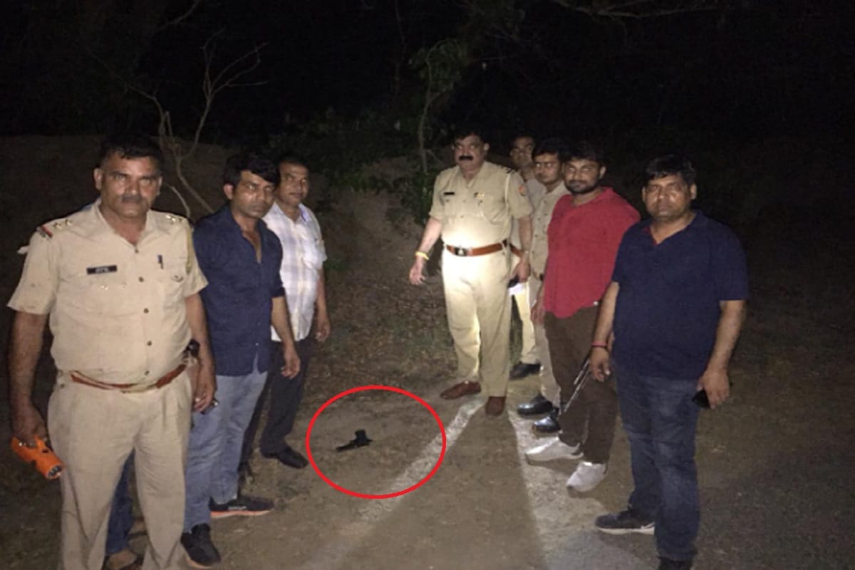 STF officers and police killed a badmash of one lakh prize in encounter at Muzaffarnagar
