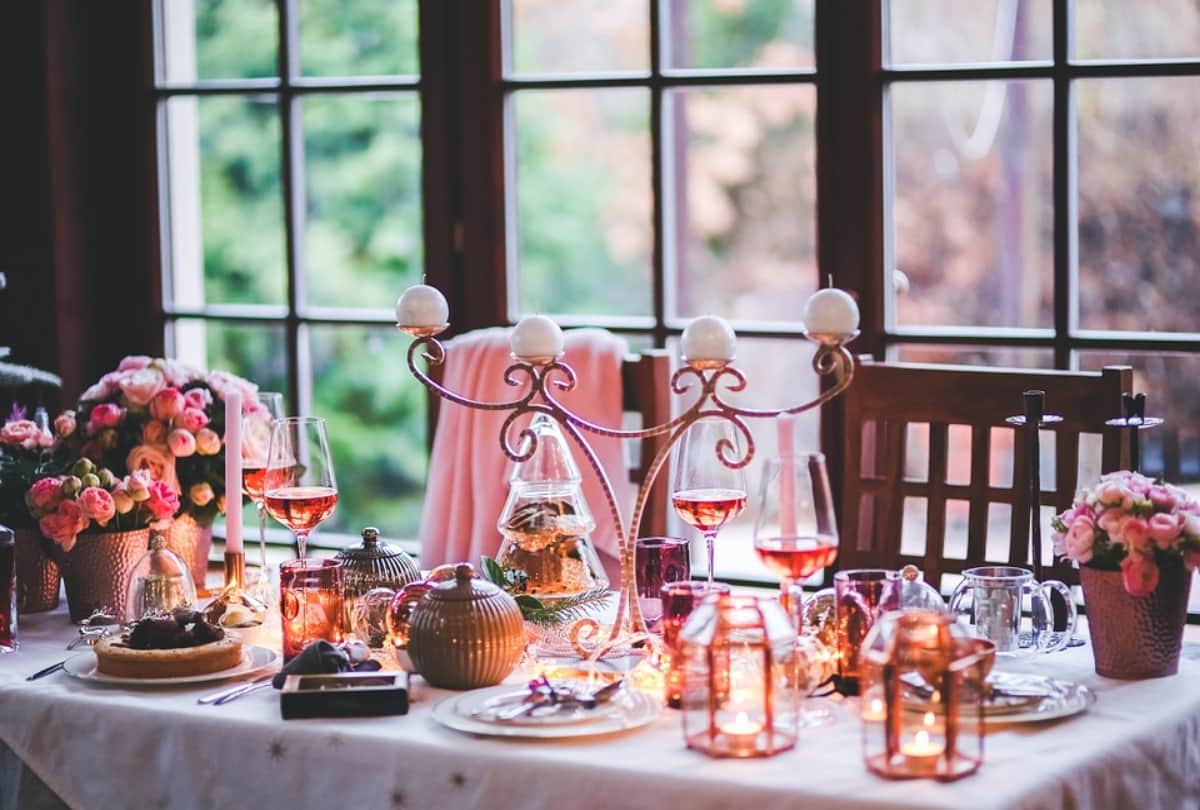 one third population of women go on date for free food study