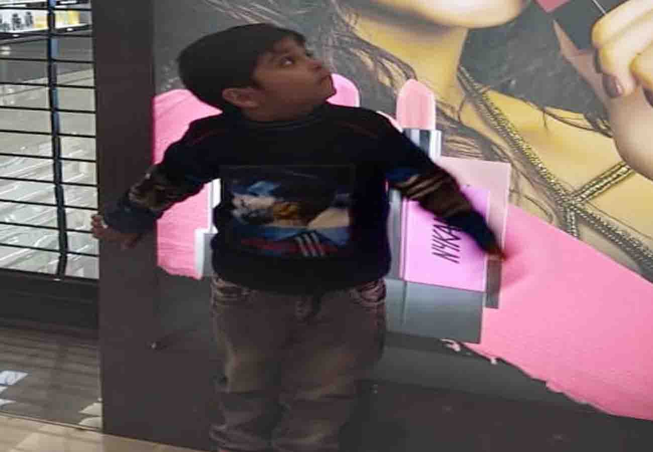 Vasu Tripathi from Kanpur video viral on Social Media