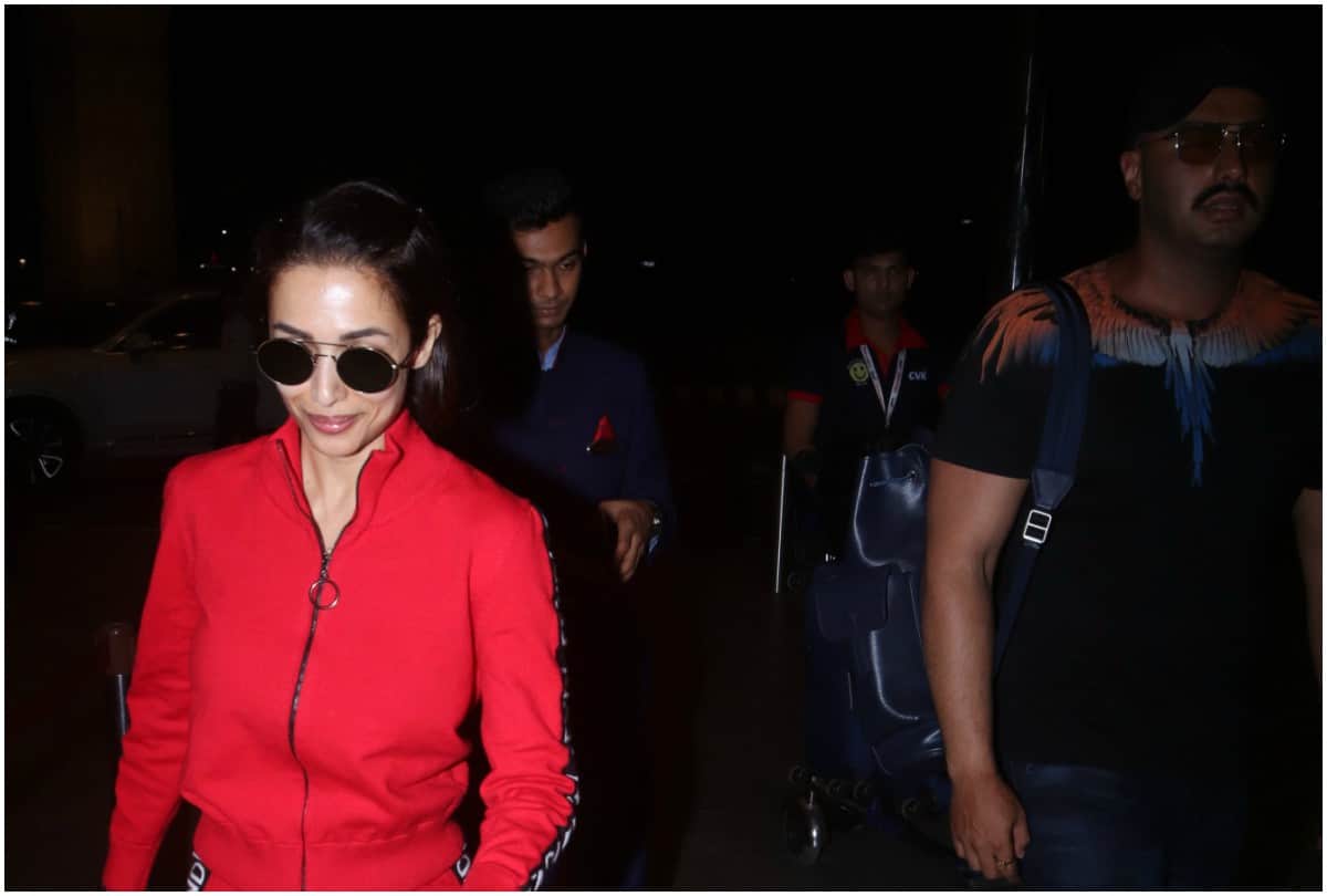 Arjun Kapoor Malaika Arora off for Newyork vacation spotted at Mumbai Aiport