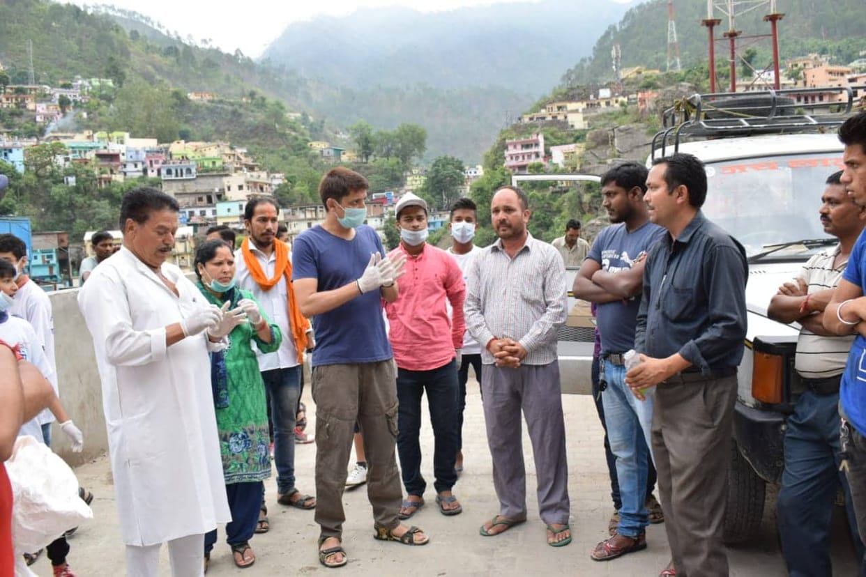 DM Rudraprayag cut six people challan for spreading garbage