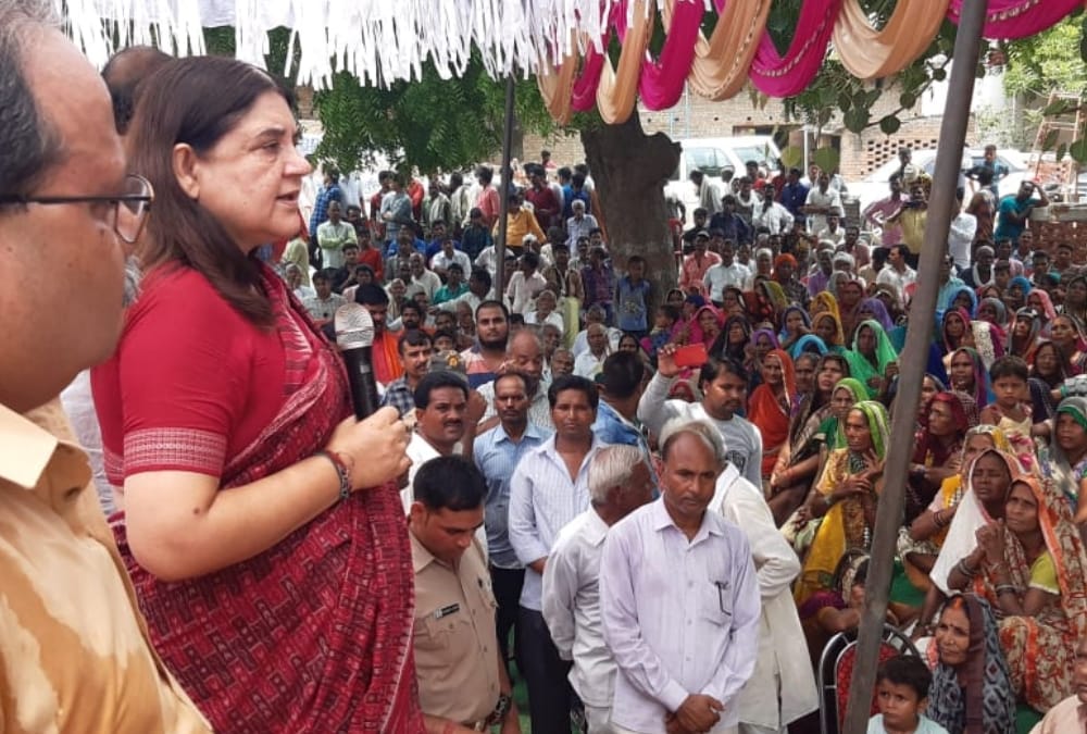 Menka Gandhi addressed nukkad sabha in Sultanpur.