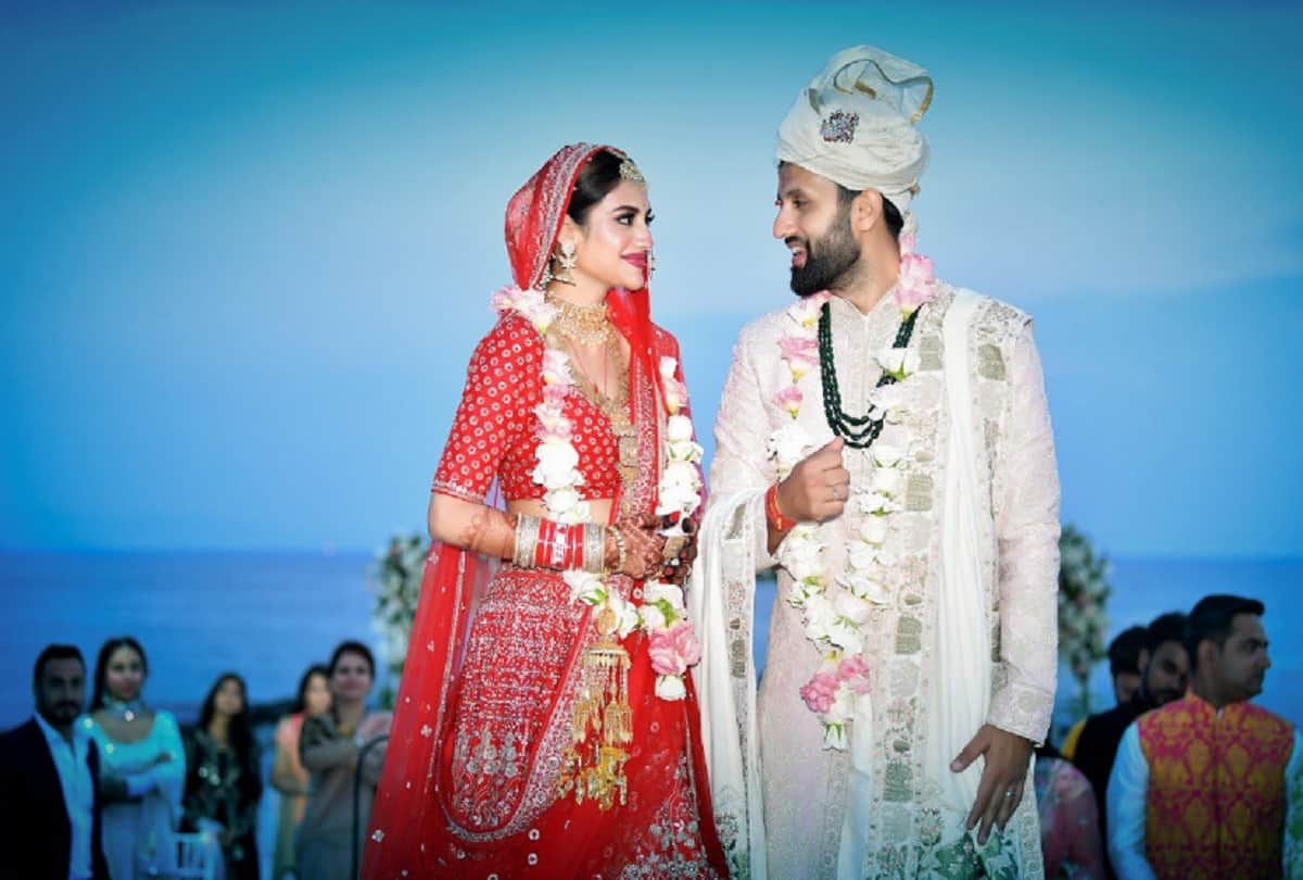 Nusrat Jahan Deleted All Marriage Pictures From Instagram After Sepration From Nikhil Jain