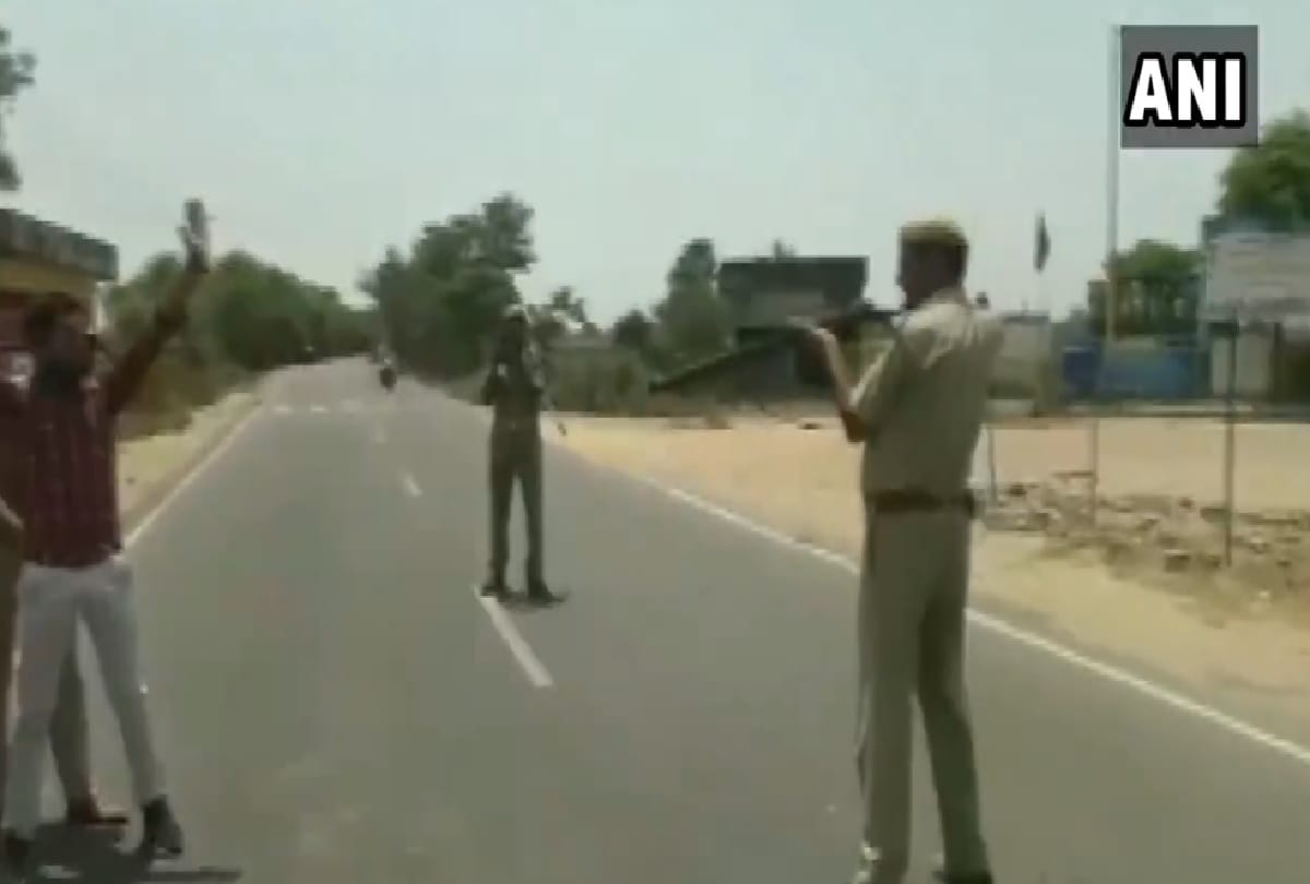 up police video viral on social media gun point vehicle checking