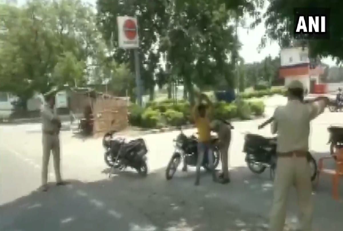 up police video viral on social media gun point vehicle checking