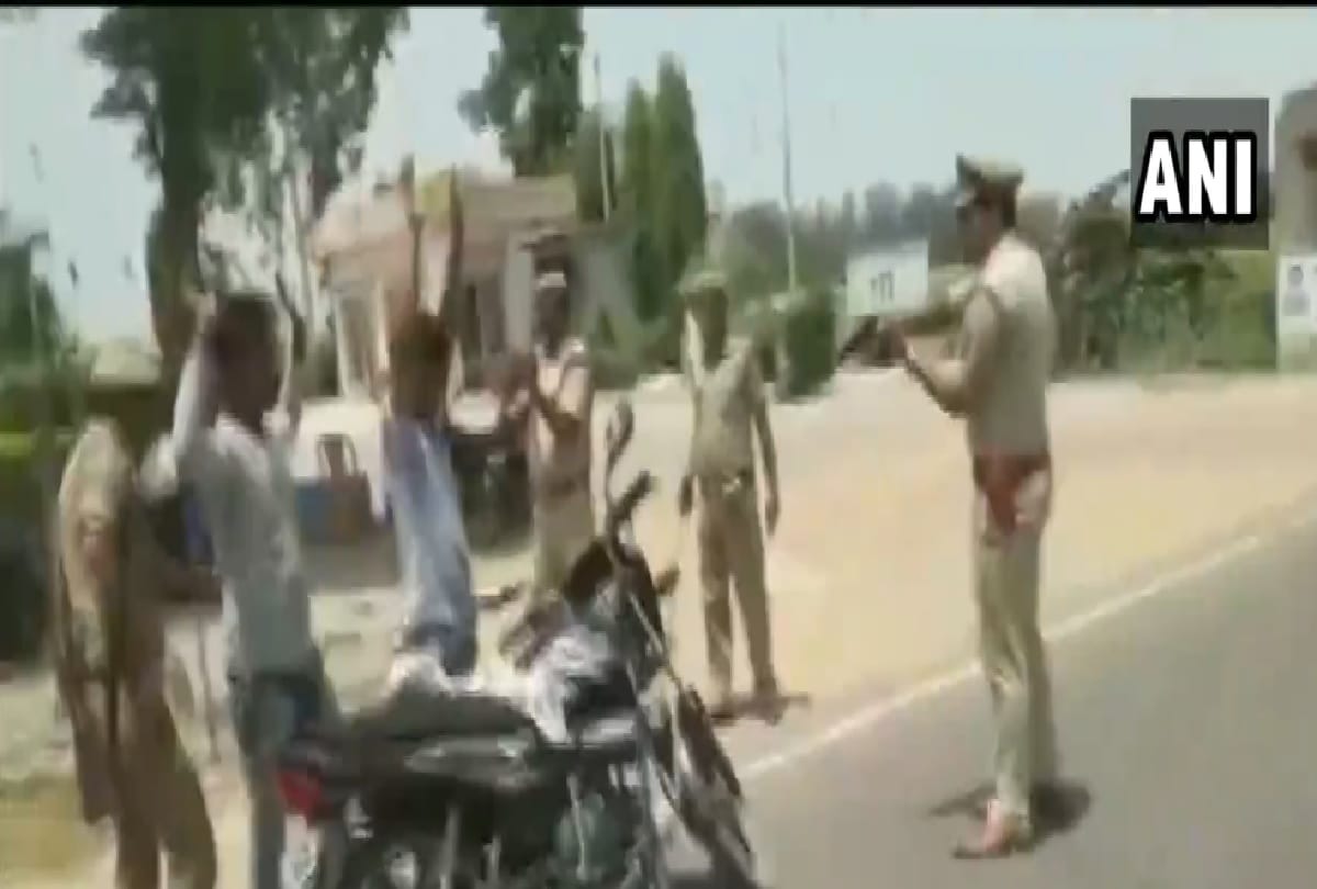 up police video viral on social media gun point vehicle checking