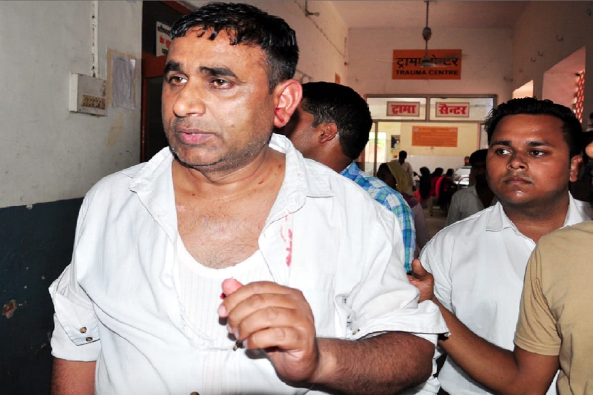 Beaten up Food Safety Team Officials in Saharanpur and case registered against SP leaders