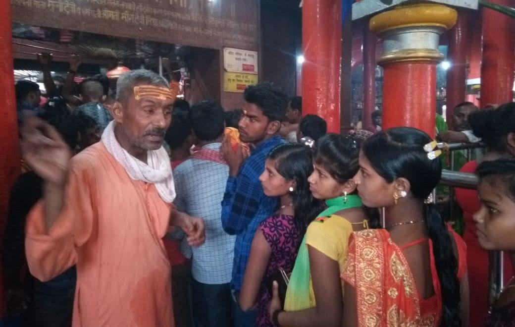 The devotees did the Ganga bath, the exhibition performed by Sheetla Mata