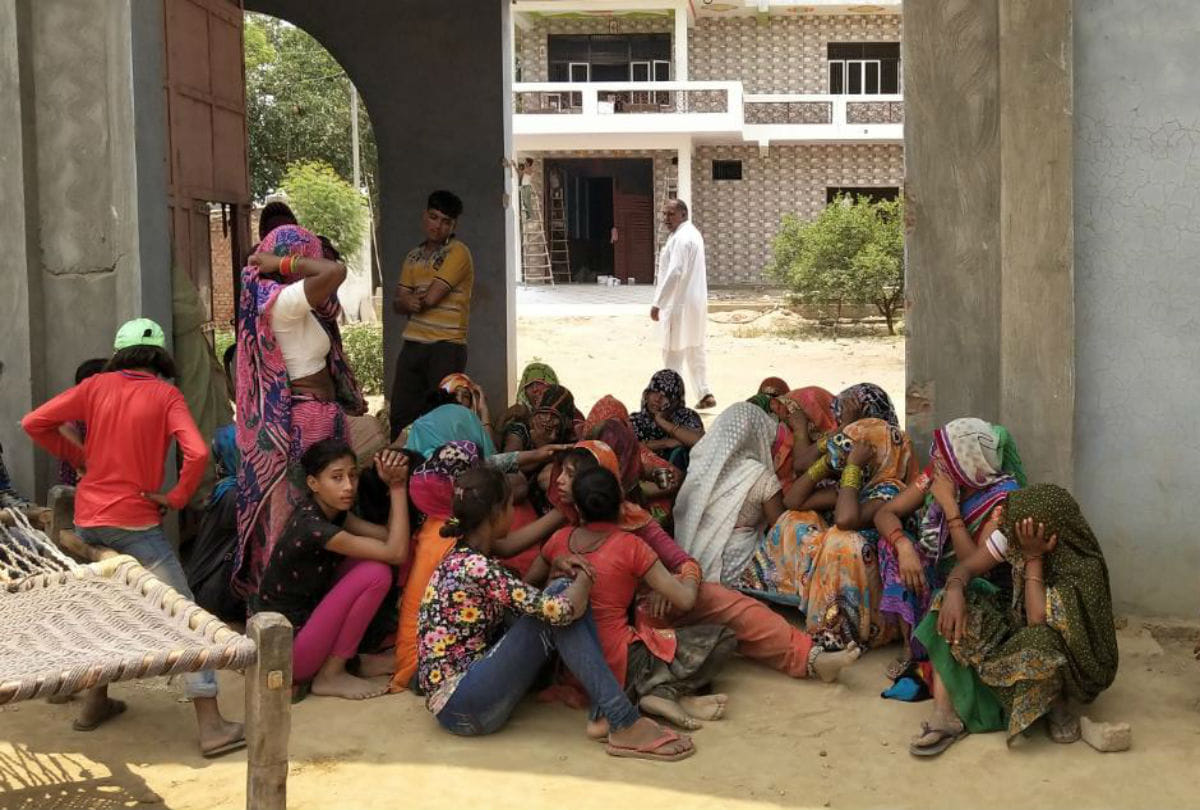 groom death bride injured in road accident in mathura