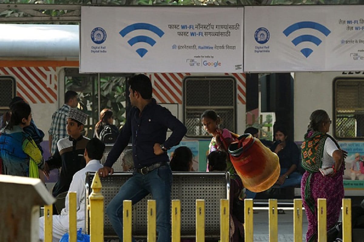 three thousand stations get free wifi facility