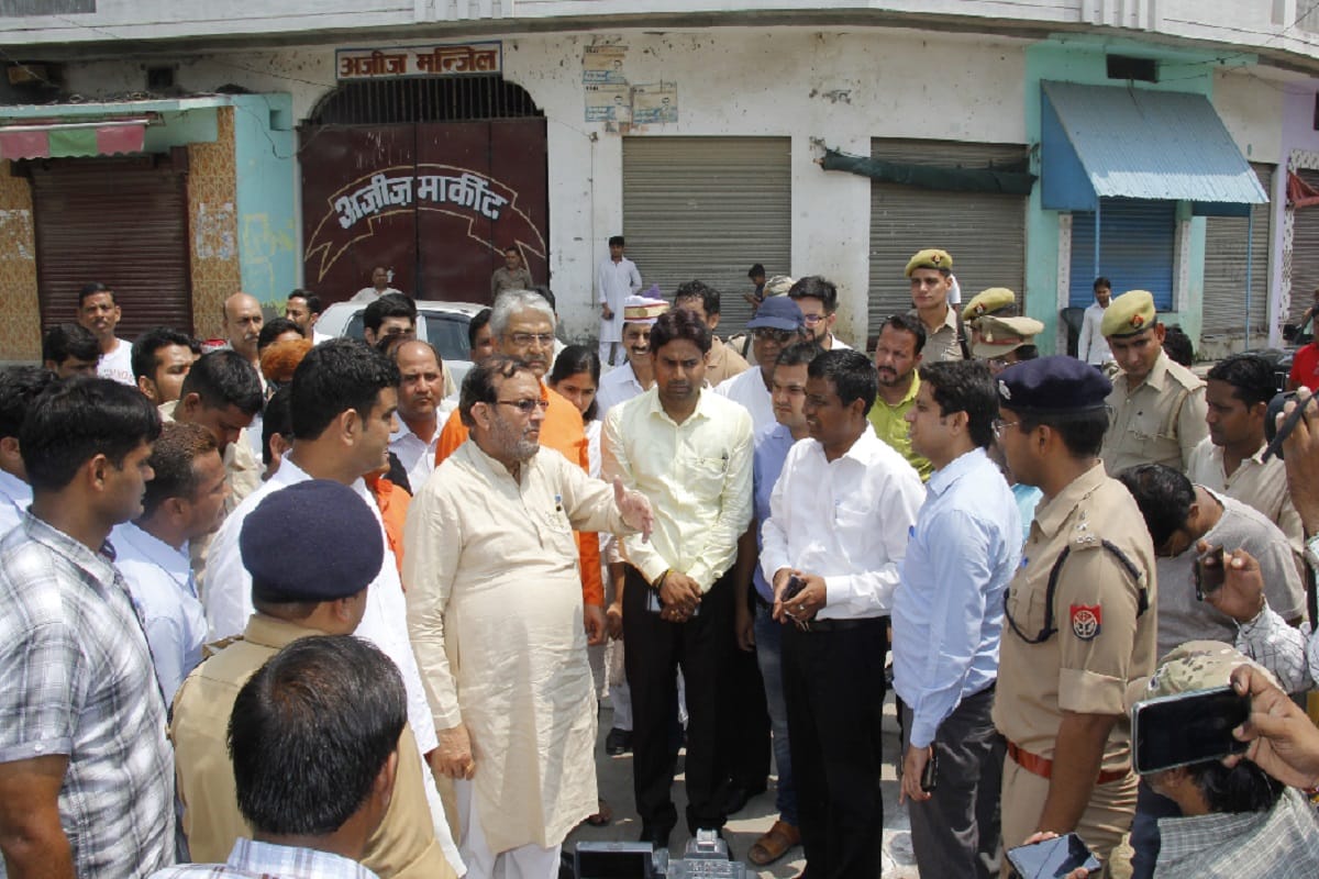 UP Cabinet Minister Suresh Khanna inspected Bijnor city and ordered officials to work