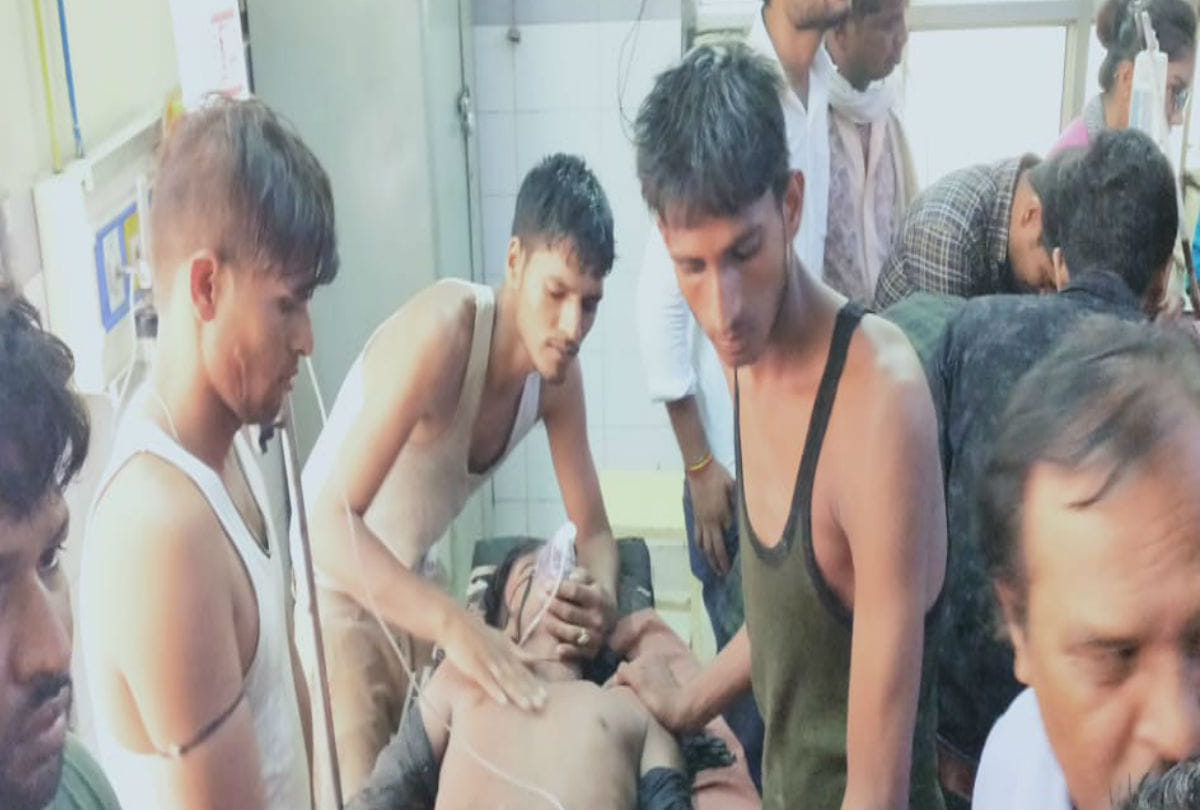 electric Current run in Water of River one died Hindi khabar