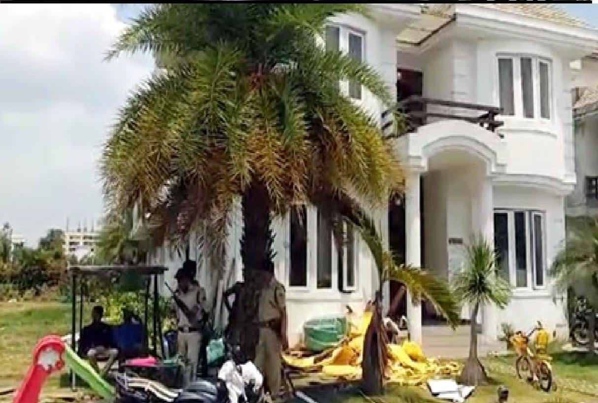 EOW Raid on four Places of Retired SDO in jabalpur bhopal