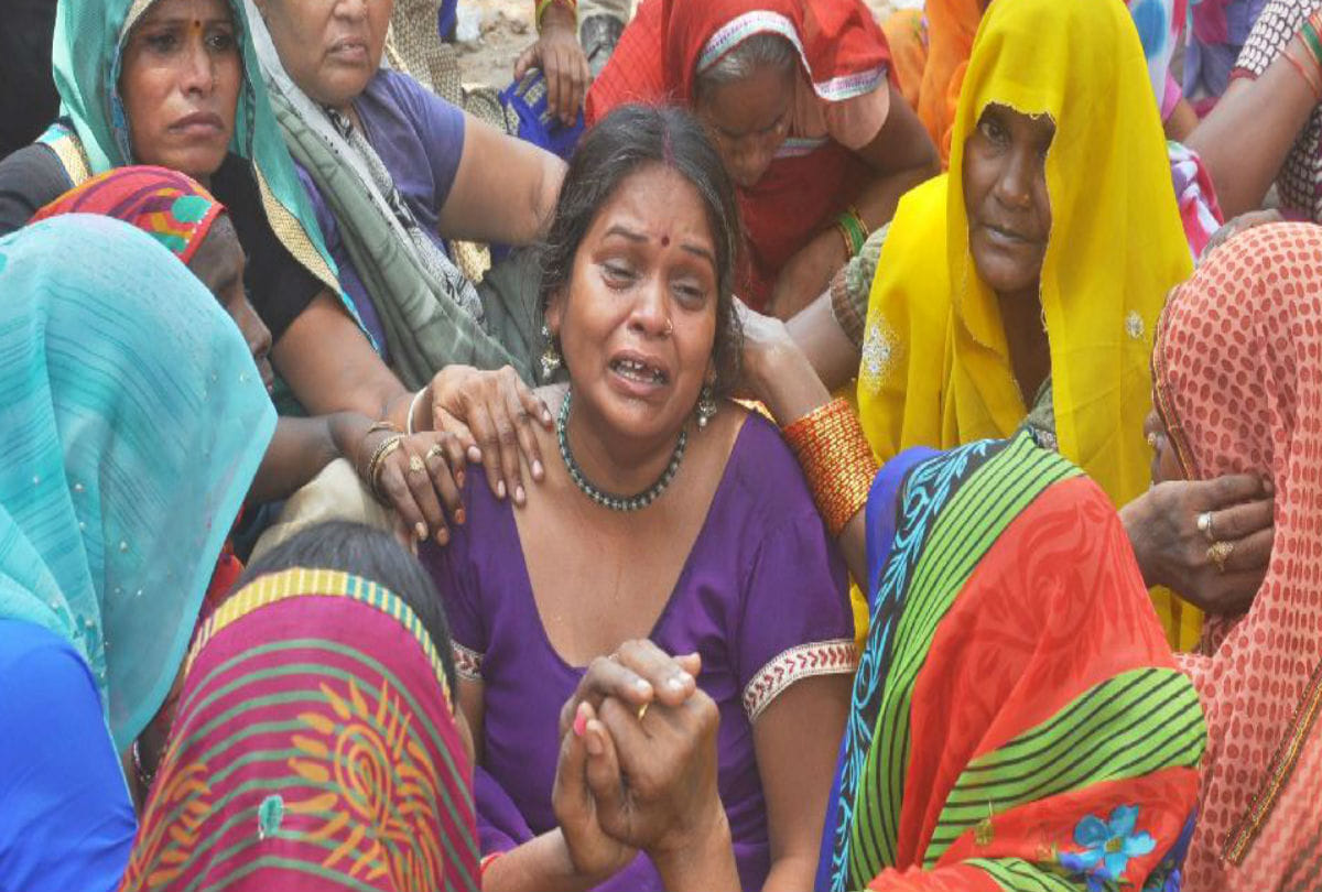 Six Died in Accident with Dcm and Mayuri Rickshaw Last Night