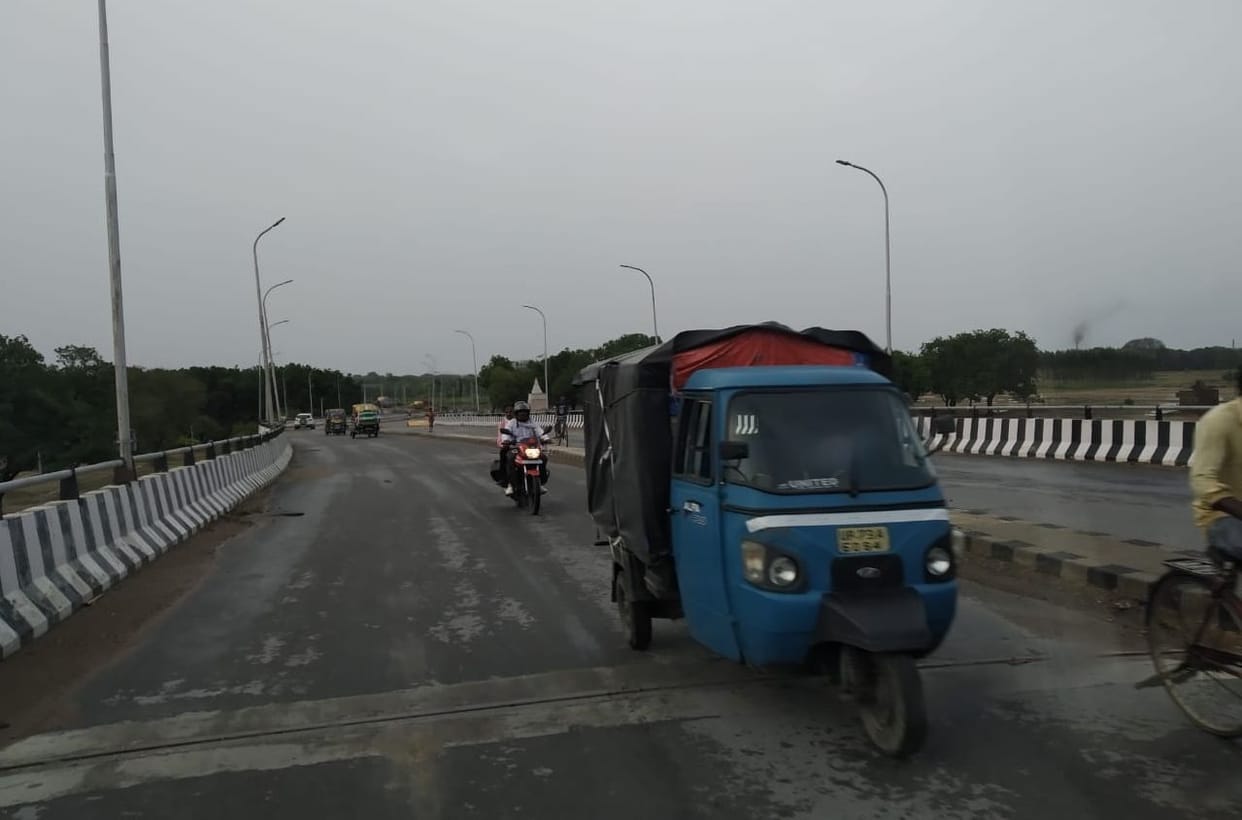Lightning traffic on Rohi Overbridge started