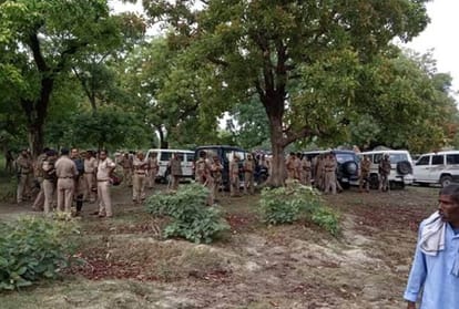 Ruckus after murder of village pradhan in Ayodhya.