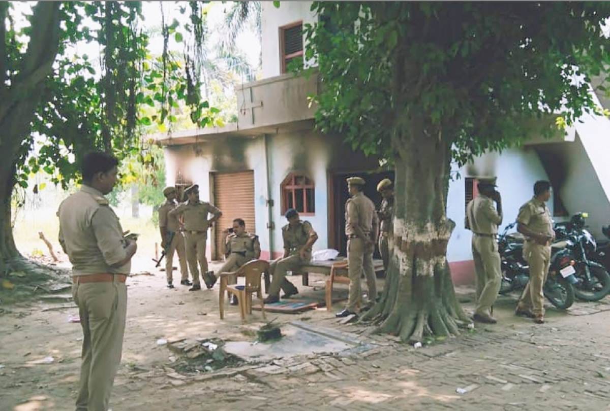 action against chowki incharge and four constable in ayodhya