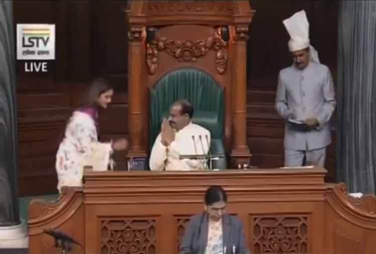 Nusrat Jahan tmc mp took oath and touch the feet of speaker om birla