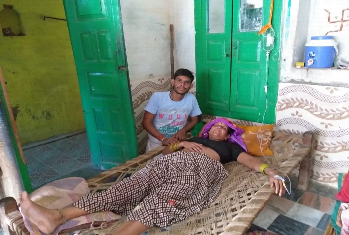 hundred people get sick by drinking contaminated water in Village anyaur