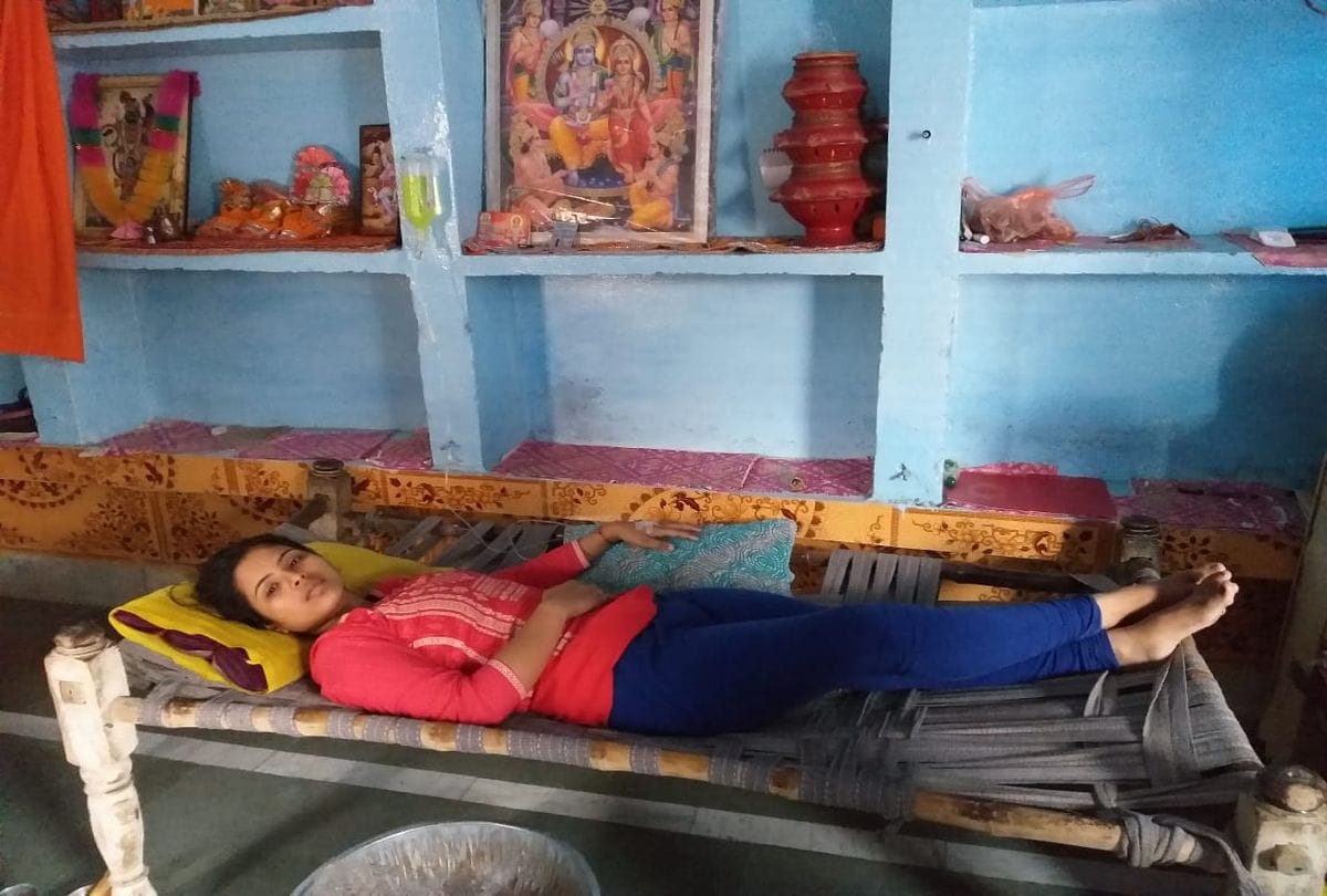 hundred people get sick by drinking contaminated water in Village anyaur