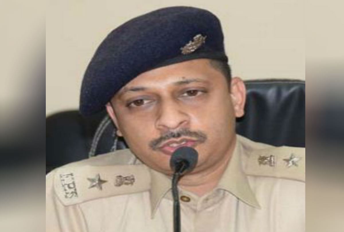 शाहजिबापु पाटिल ने सोलापुर के अभिभावक मंत्री जयकुमार गोर में खुद को थप्पड़ मारा, सभी दलों के नेताओं द्वारा सिविक सम्मान दिया