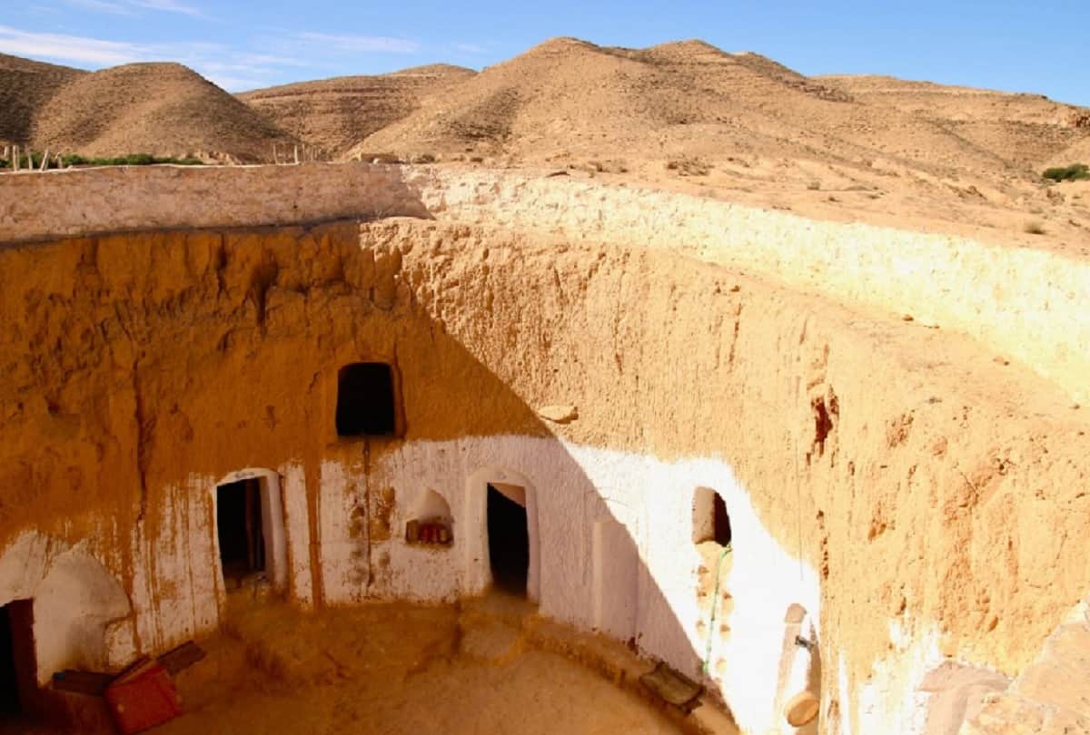 people have lived for centuries in Tunisia underground houses