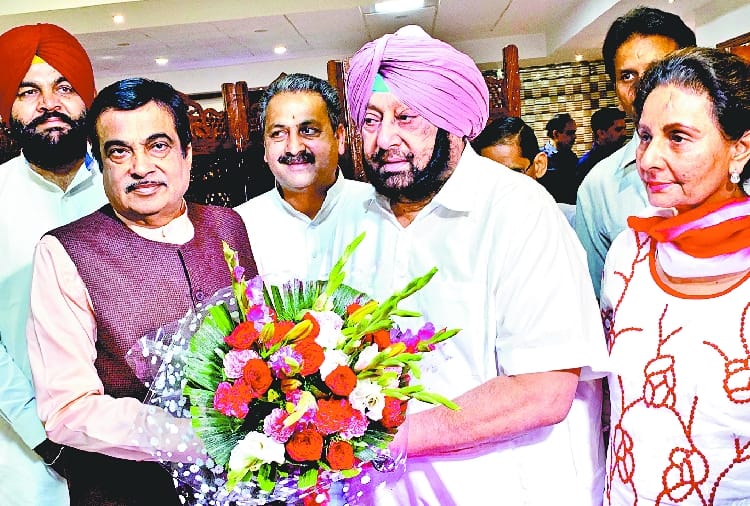 CM Capt Amrinder Singh met Union Minister Nitin Gadkari and Ram Vilas Paswan