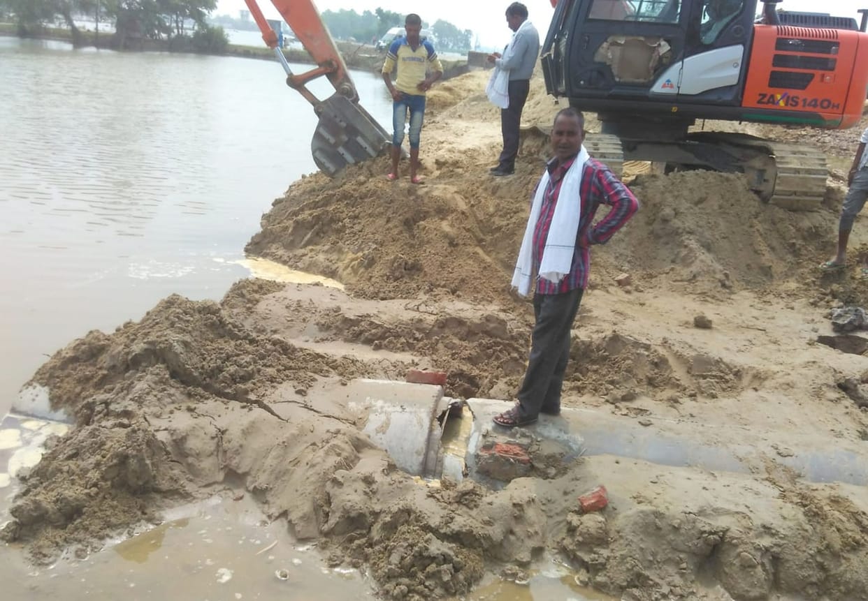 shorteg of vegetable due to sht down of national highway