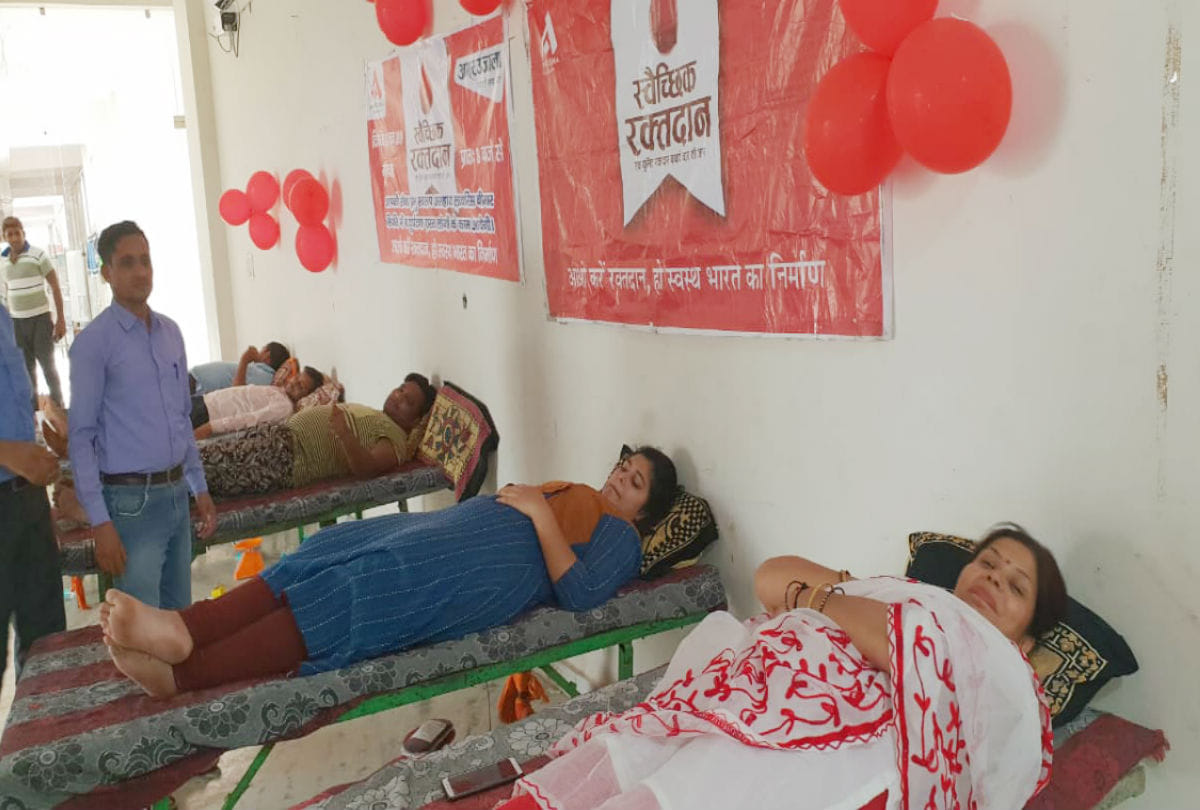 Amar Ujala Foundation held Blood Donation Camp in govardhan mathura