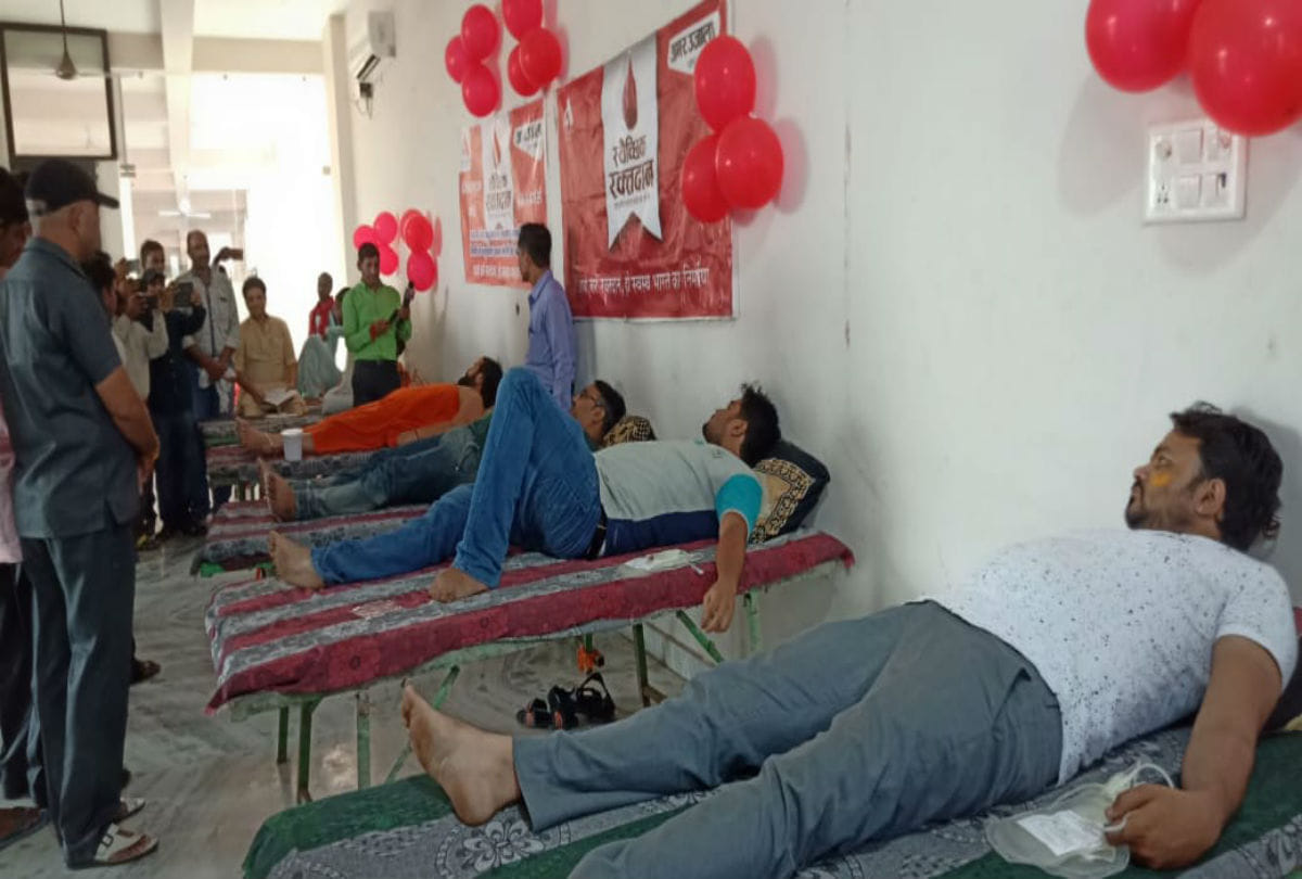 Amar Ujala Foundation held Blood Donation Camp in govardhan mathura
