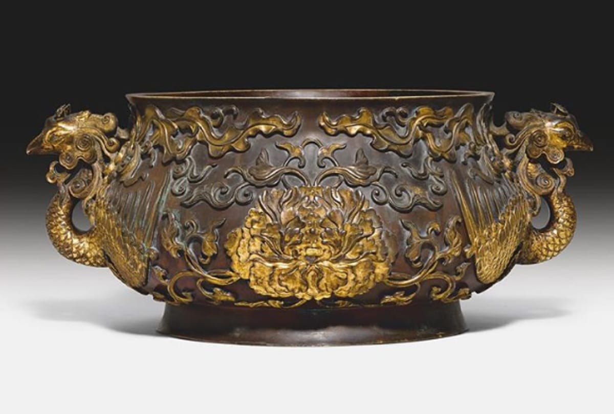 A switzerland family Was Using A Bowl Worth Rs 34 Crores To Keep Tennis Balls