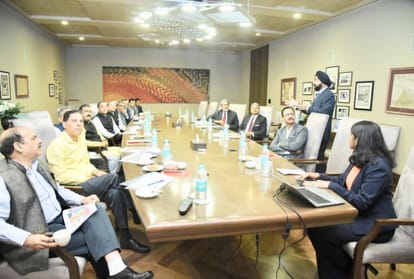 cm jairam Thakur calls on Anand Mahindra and Ratan Tata in Mumbai
