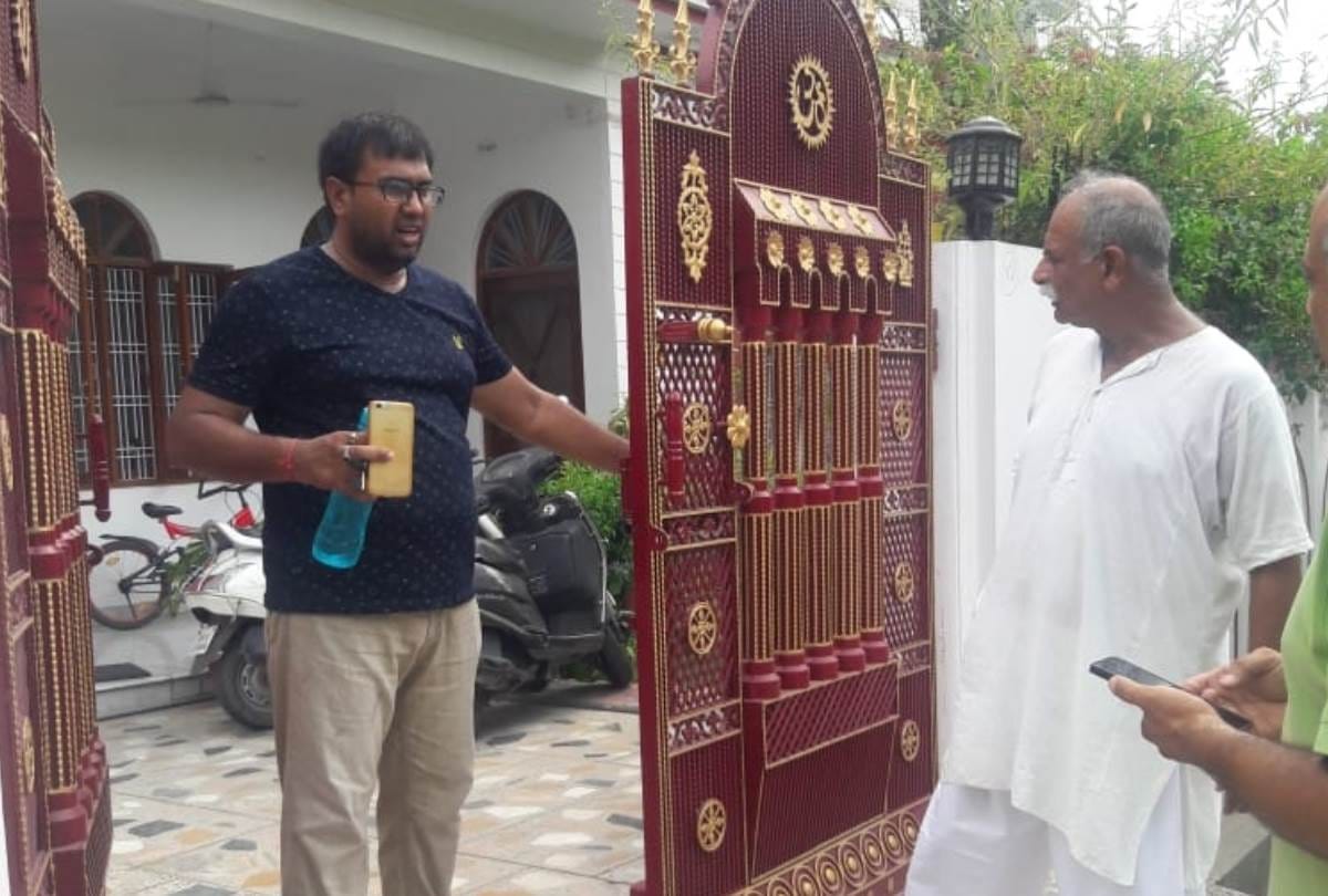 Criminals threatened doctor in his house in lucknow