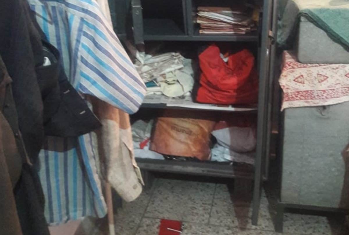 Criminals threatened doctor in his house in lucknow