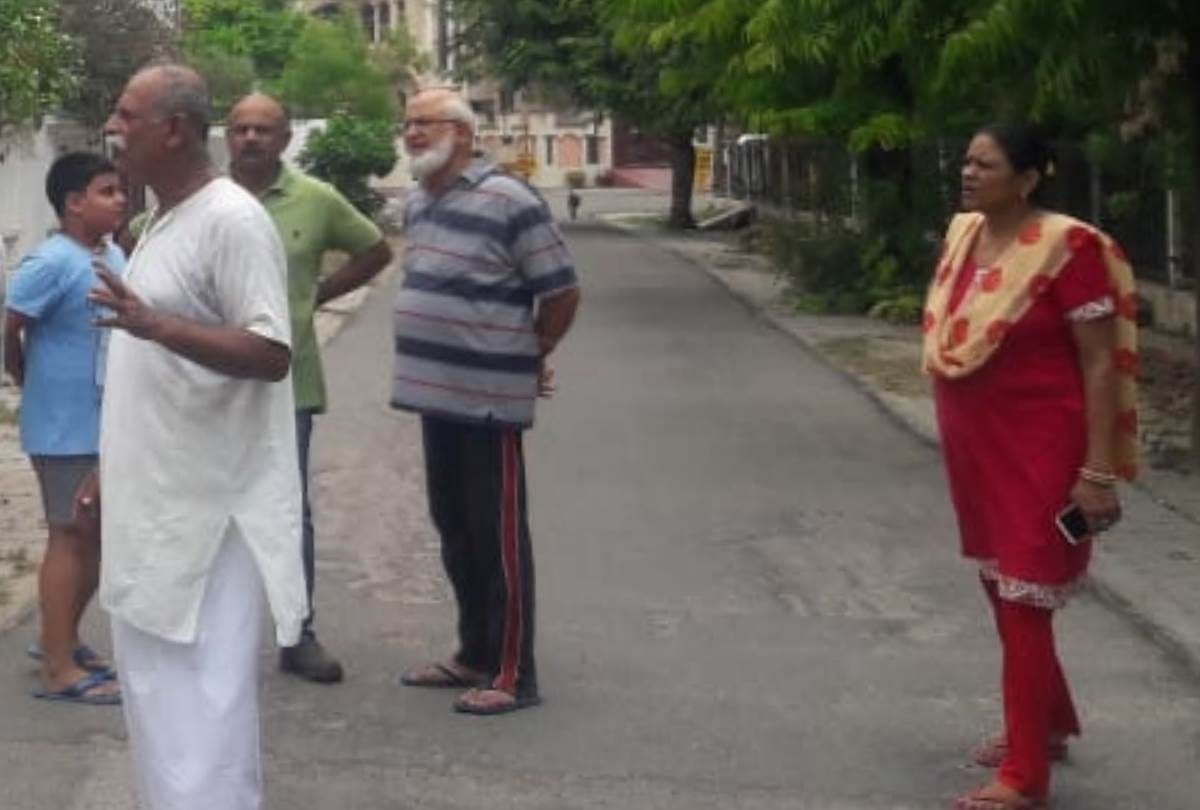 Criminals threatened doctor in his house in lucknow