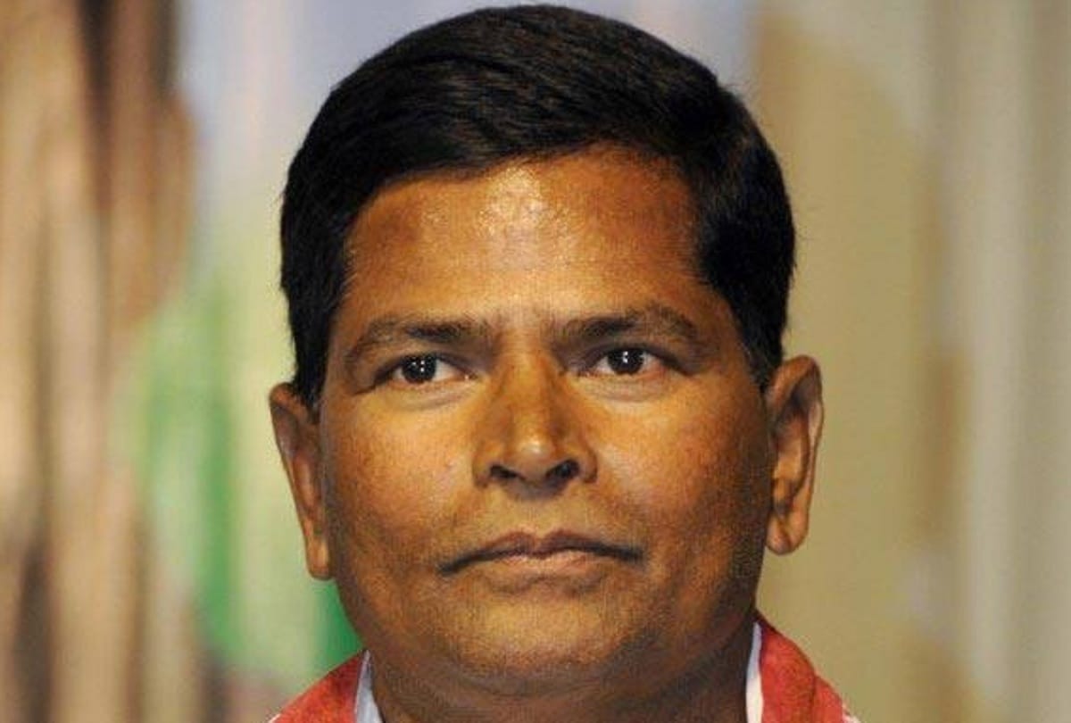 Narasimha Rao Tried to bypass the Gandhi family says AICC secretary G Chinna Reddy