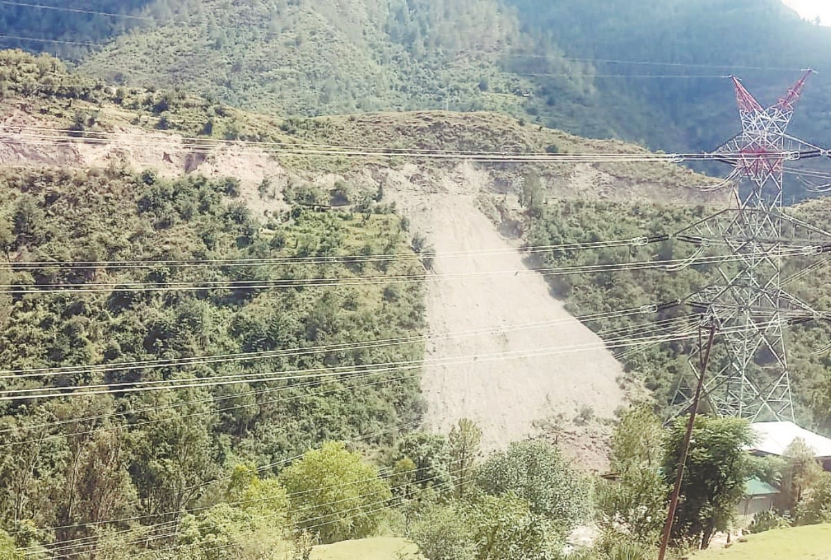 गिरि में डंप हो रहा मलबा, शिमला के लिए पेयजल सप्लाई ठप