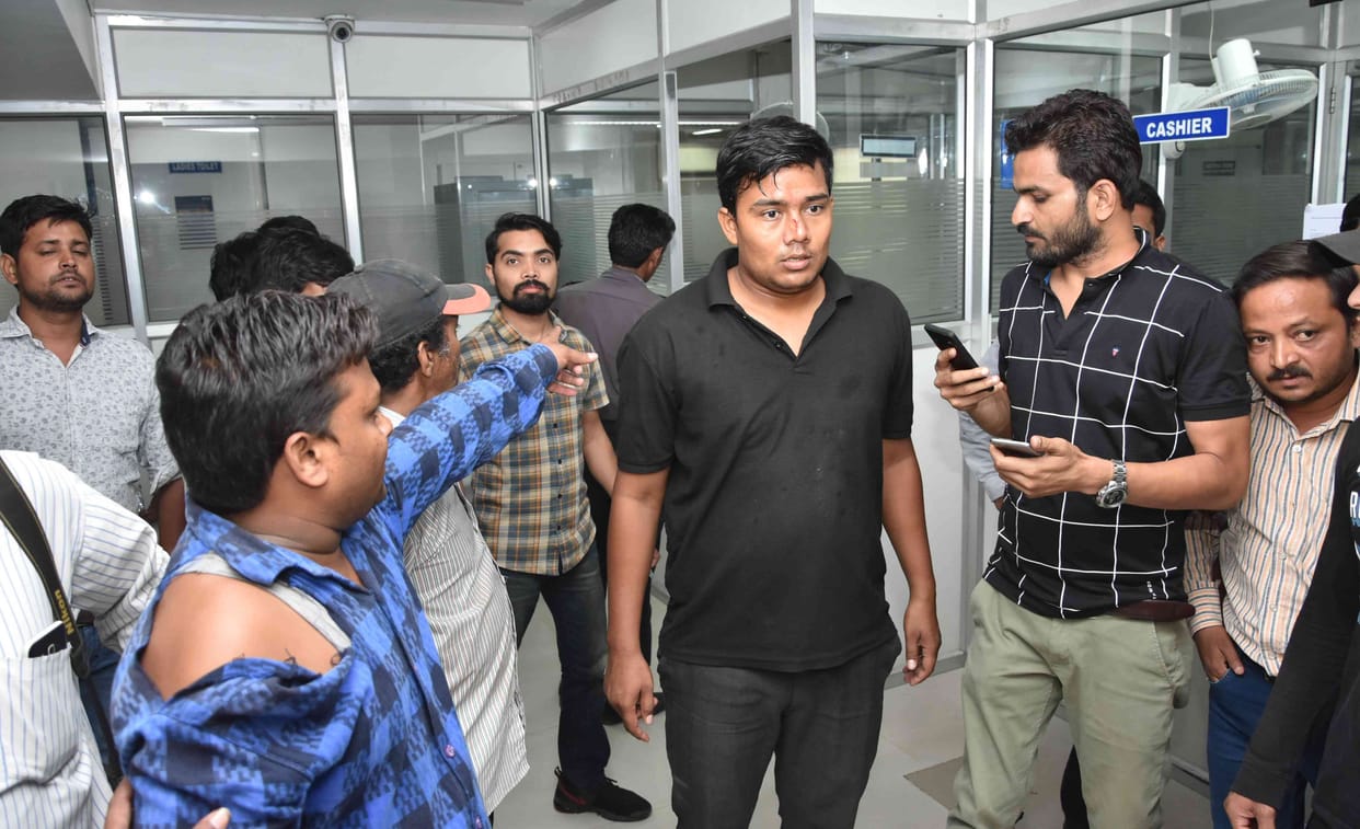Inside the insurer's office, beaten the collection manager