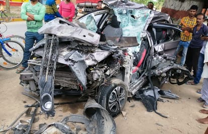 Car accident with truck three died in jaunpur