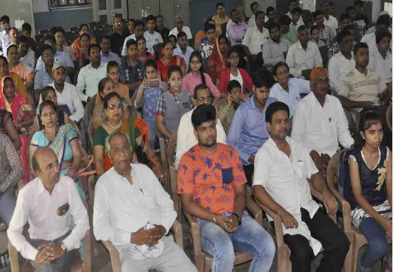 Amar ujala bhavishya jyoti samman event in farrukhabad