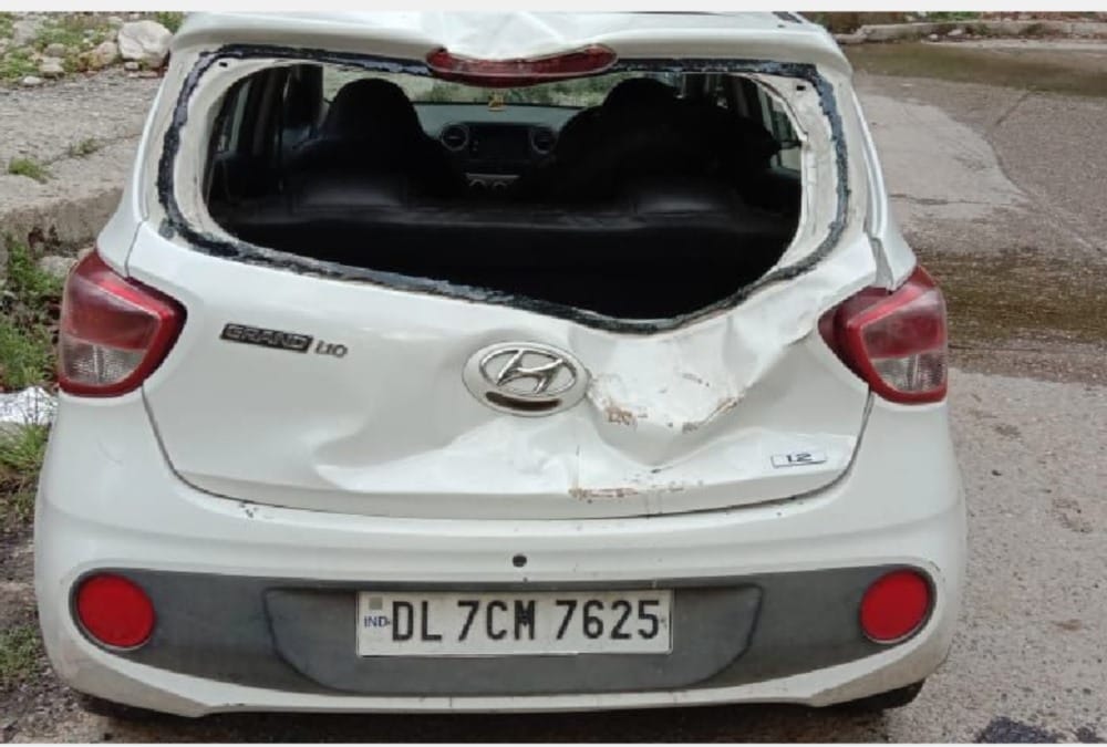 Elephant Group Attack on delhi tourist two cars in ramnagar photos