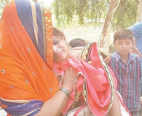 Dandakaranya Chain shocked by the woman's throat