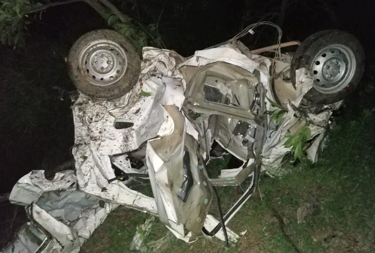 Three killed in accident as car falls into gorge near kullu himachal pradesh