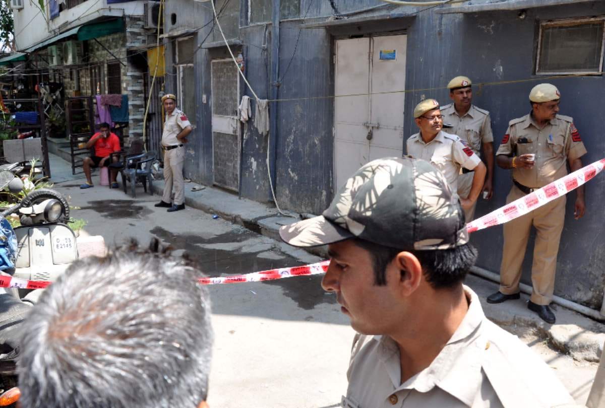 vasant vihar triple murder case solve know all about accused manoj preeti